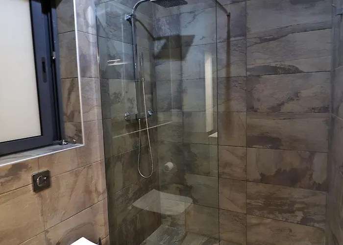 Seaside Hideaway 2br Walk To Sea *