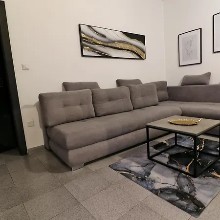 Hideaway Apartment *